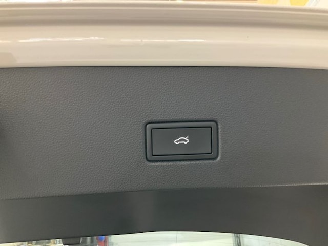 Volkswagen T-Roc T-ROC 1.5 E2 R-L  BT110 TSID7F