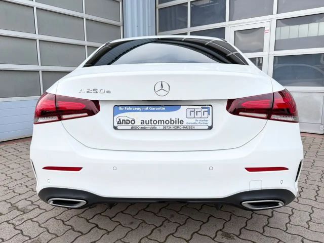 Mercedes-Benz A 250 A 250 e AMG Line