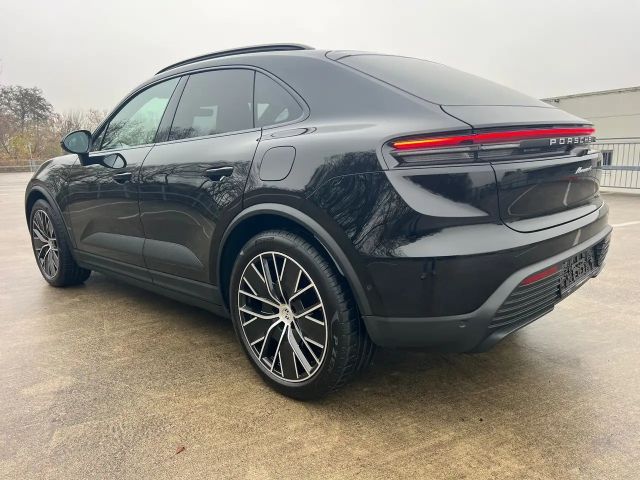 Porsche Macan 4