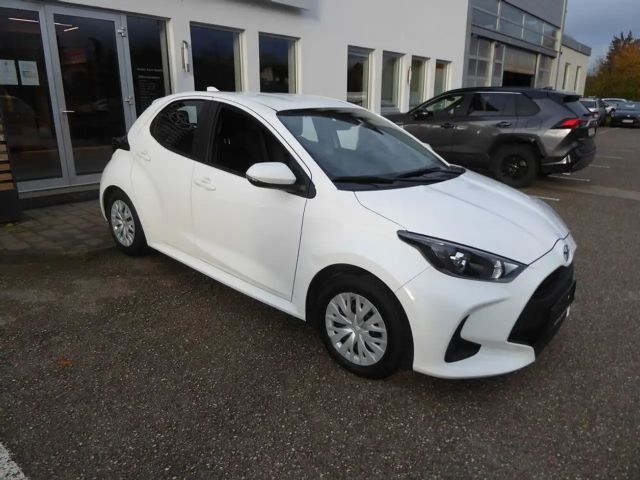 Toyota Yaris Active VVT-i
