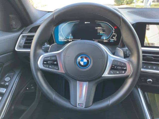BMW 330 330e Touring xDrive