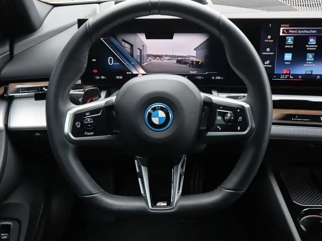 BMW i5 eDrive40