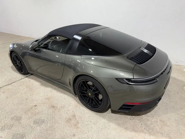 Porsche 992 4 Cabrio GTS Targa