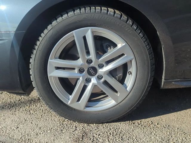 Audi A4 40 TFSI S-Tronic Sedan