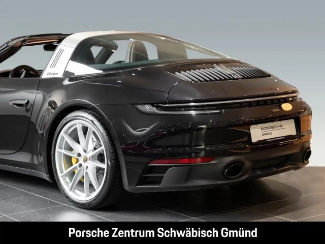 Porsche 992 4 Coupé GTS Targa