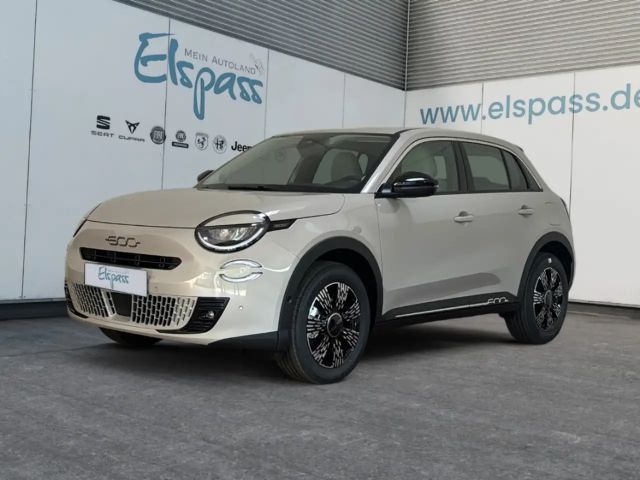 Fiat 600e Style-/Komfortpaket 360°PDC SHZG KAM APPLECAR/ANDR