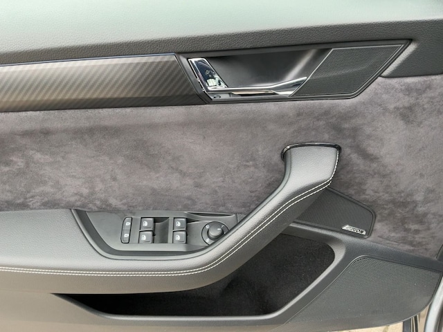 Skoda Superb 2.0 TDI Combi Sportline