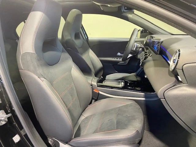 Mercedes-Benz A 200 A 200 d AMG Line