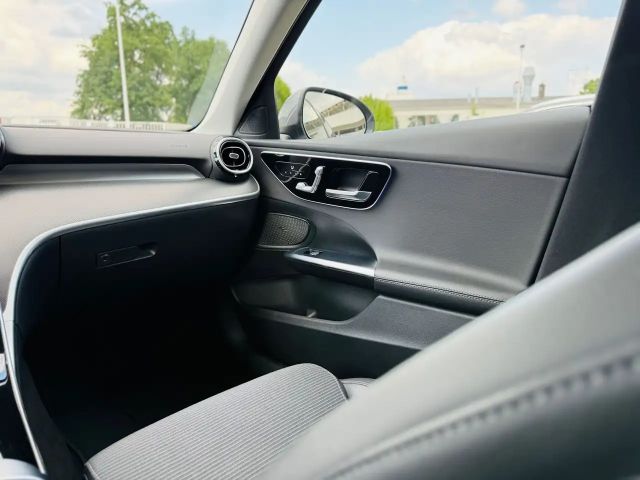 Mercedes-Benz C 220 AVANTGARDE C 220 d Estate