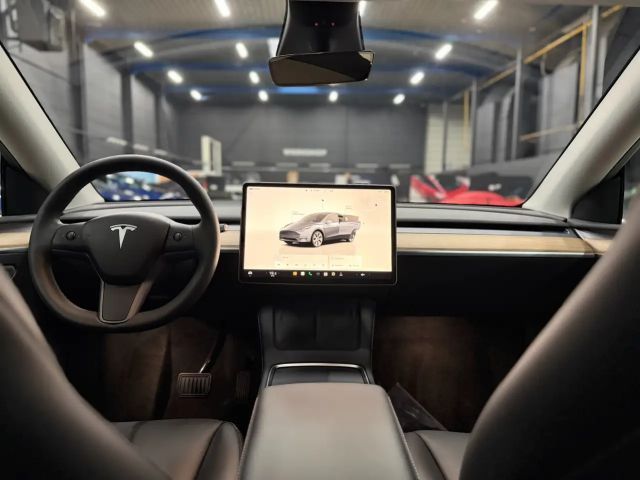 Tesla Model Y AWD Long Range