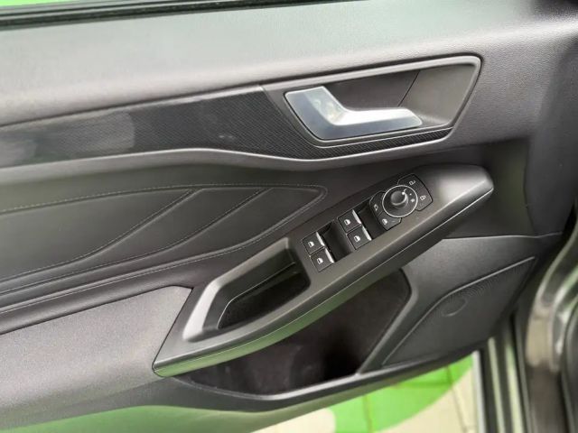 Ford Focus ST Line Wagon