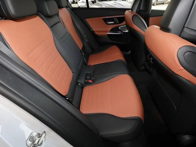 Mercedes-Benz C 200 AMG Line Sedan