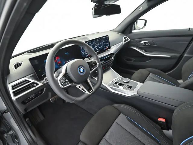BMW 330 330e xDrive