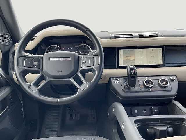 Land Rover Defender 110 Dynamic SE