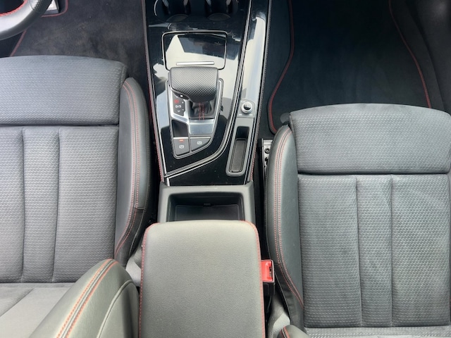 Audi A4 40 TFSI Avant S-Tronic