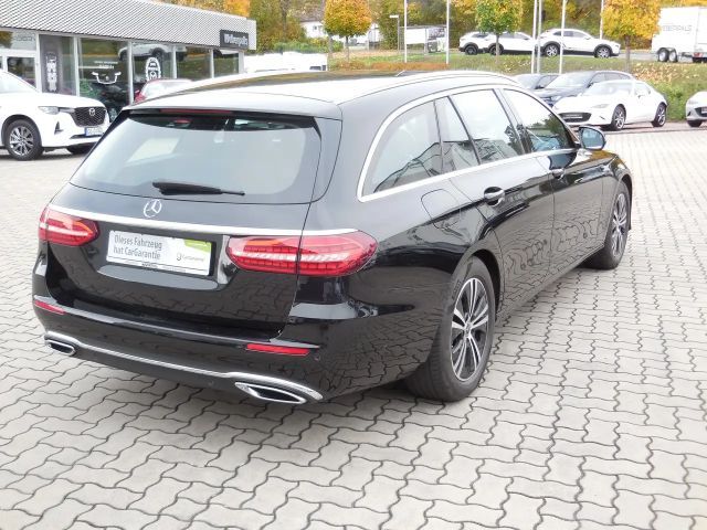 Mercedes-Benz E 220 E 220 d