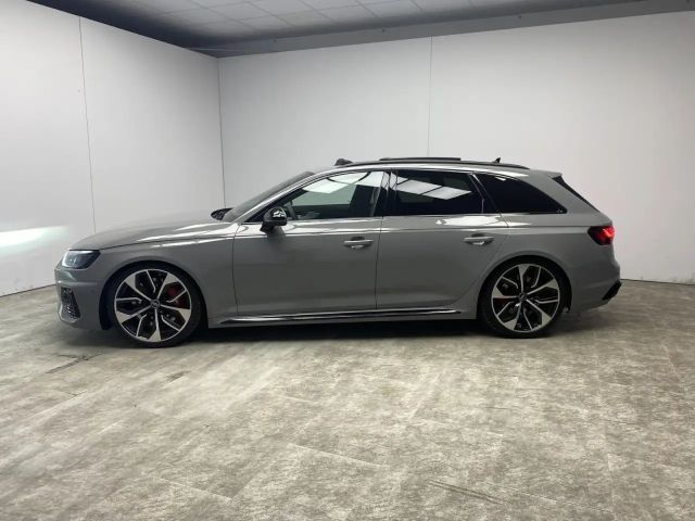 Audi RS4 Avant Quattro
