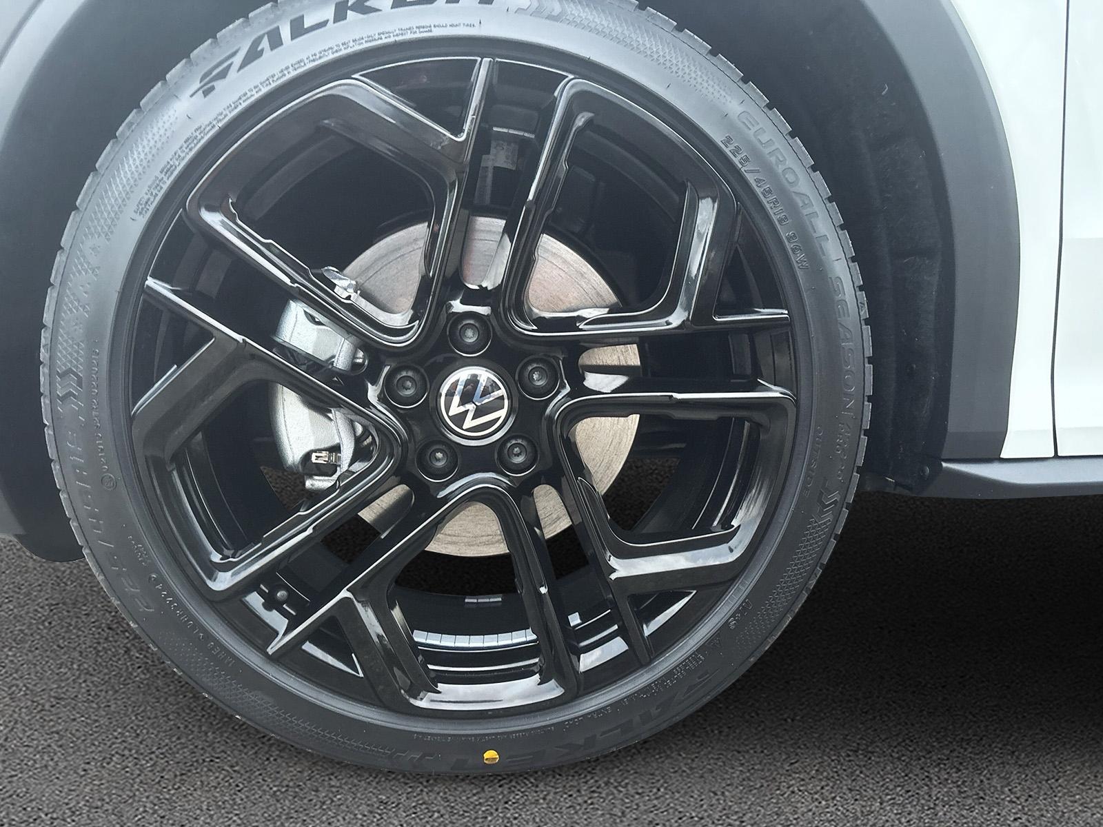 Volkswagen T-Roc 1.5 eTSI DSG R-Line