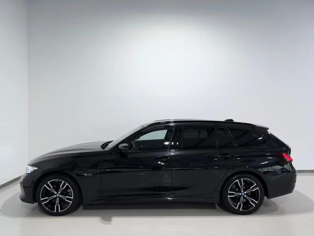 BMW 320 320e M-Sport xDrive