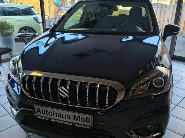 Suzuki S-Cross Hybrid