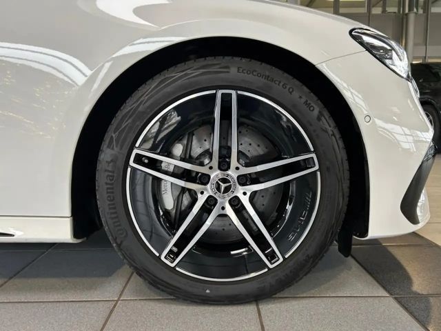 Mercedes-Benz E 200 AMG Line Sedan