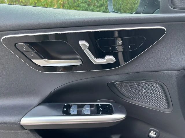 Mercedes-Benz C 220 4MATIC C 220 d Sedan