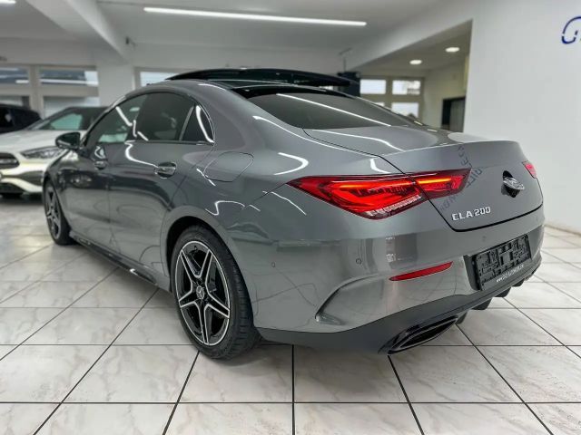 Mercedes-Benz CLA 200 AMG Line Sedan