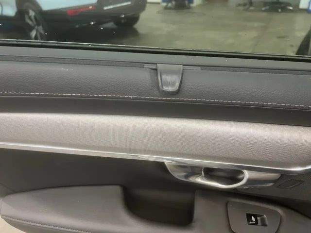 Volvo V90 AWD Dark Plus T6