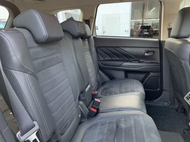 Mitsubishi Outlander 4WD PHEV