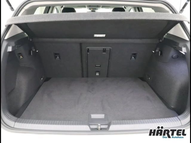 Volkswagen Golf 1.5 eTSI DSG