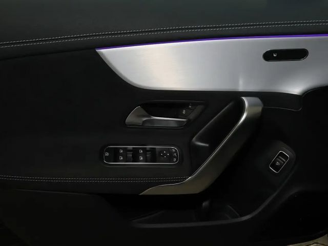 Mercedes-Benz CLA 200 AMG Line