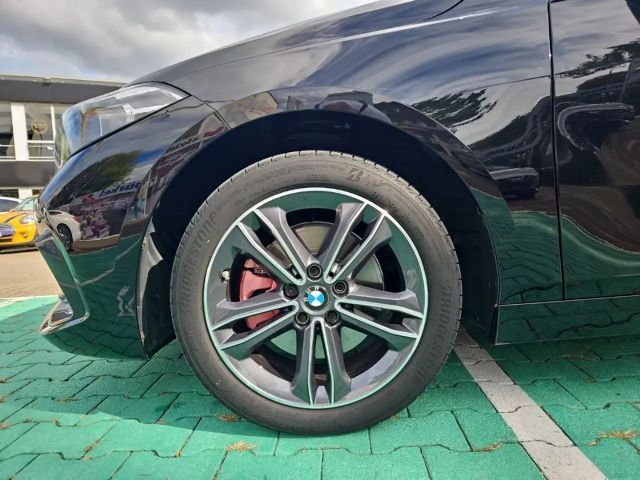 BMW 118 118i Sedan Sport Line