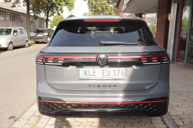 Volkswagen Tiguan Tiguan 2.0 TDI R-Line Pano AHK Harman Kardon IQ