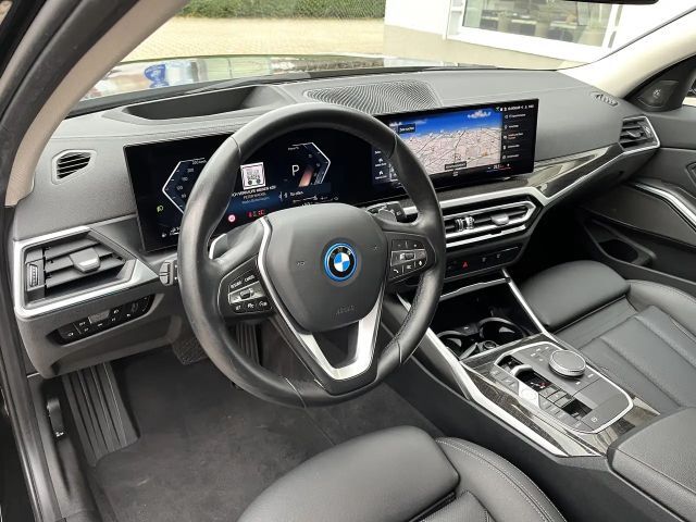BMW 330 330e Touring xDrive