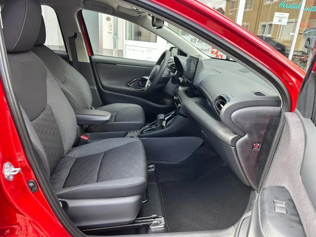 Toyota Yaris Active Hatchback Hybride