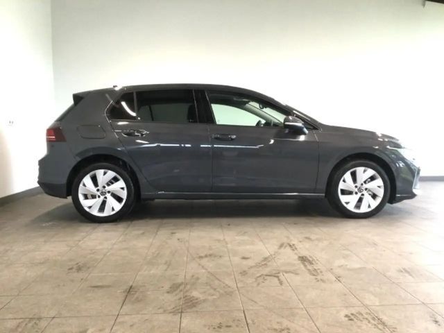 Volkswagen Golf 1.5 eTSI DSG Life
