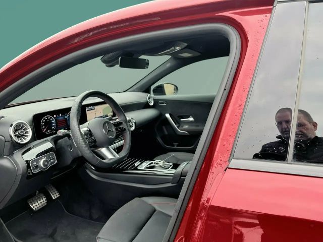 Mercedes-Benz A 250 A 250 e AMG Line