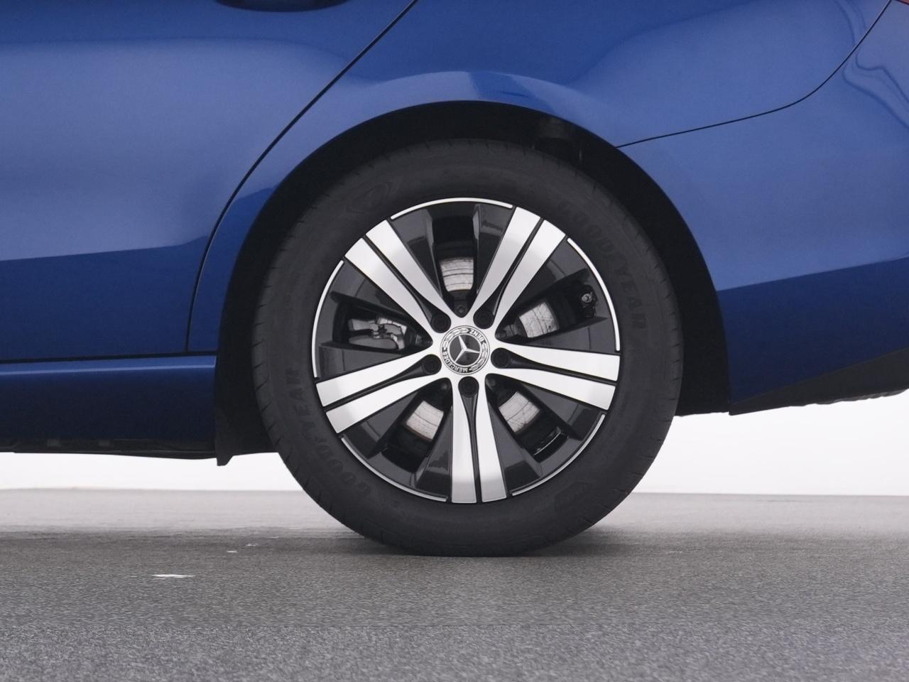 Mercedes-Benz C 180 AVANTGARDE Sedan