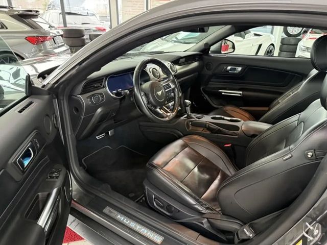 Ford Mustang Fastback GT 5.0 V8