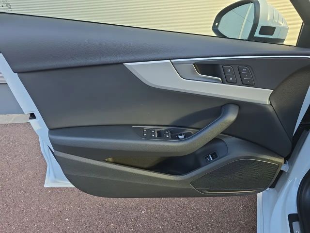 Audi A4 35 TFSI Avant S-Line