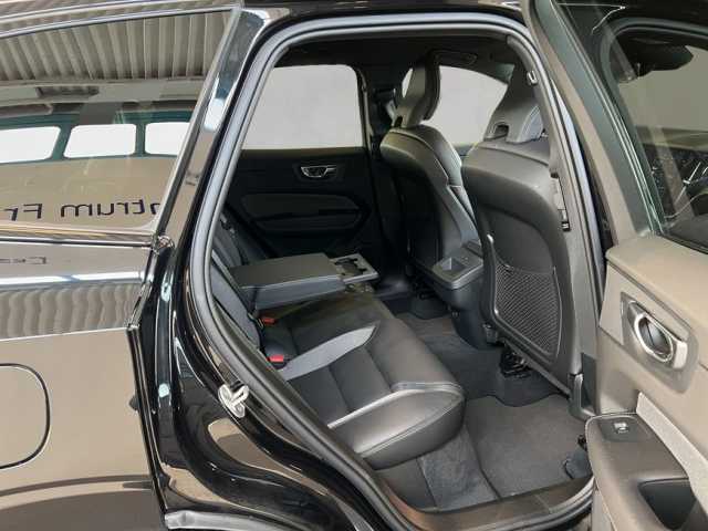 Volvo XC60 Dark Plus