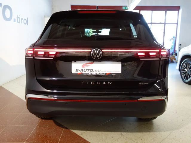 Volkswagen Tiguan DSG Elegance Elegance Sport