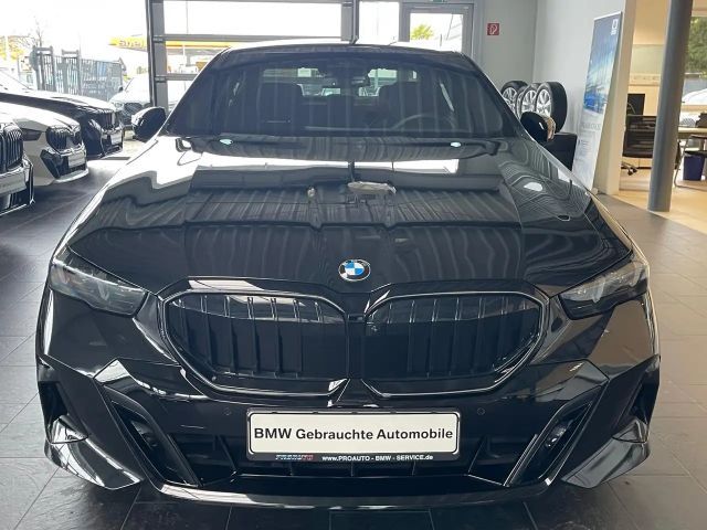 BMW 520 520i M-Sport Sedan