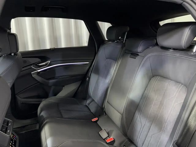 Audi Q8 e-tron 55 Business Quattro