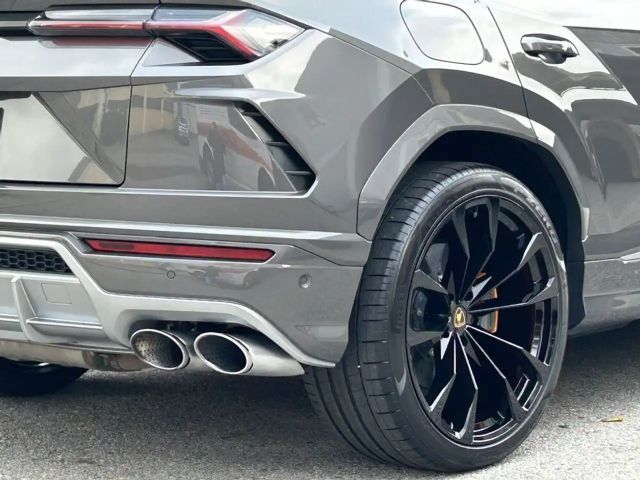 Lamborghini Urus AWD