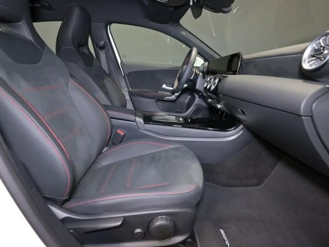 Mercedes-Benz A 250 4MATIC AMG Line