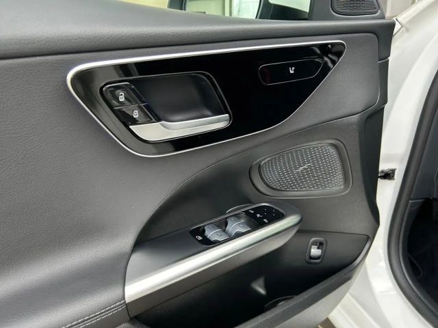 Mercedes-Benz C 180 AVANTGARDE Sedan