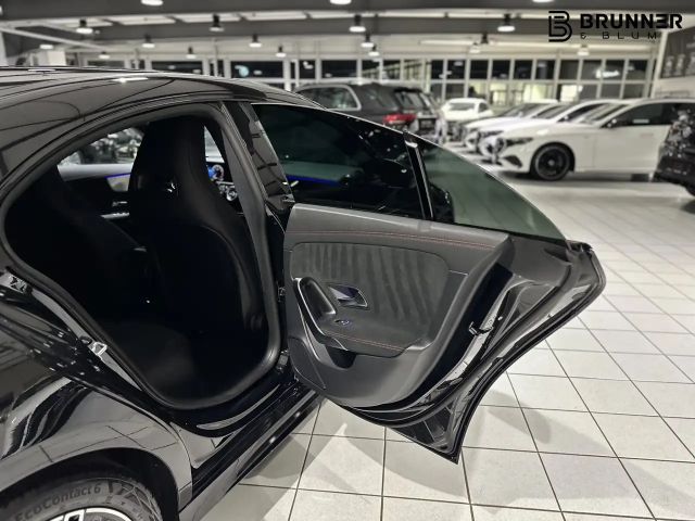 Mercedes-Benz CLA 180 AMG Line Coupé