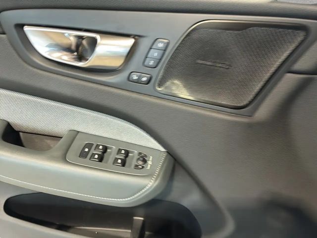 Volvo XC60 AWD Geartronic R-Design