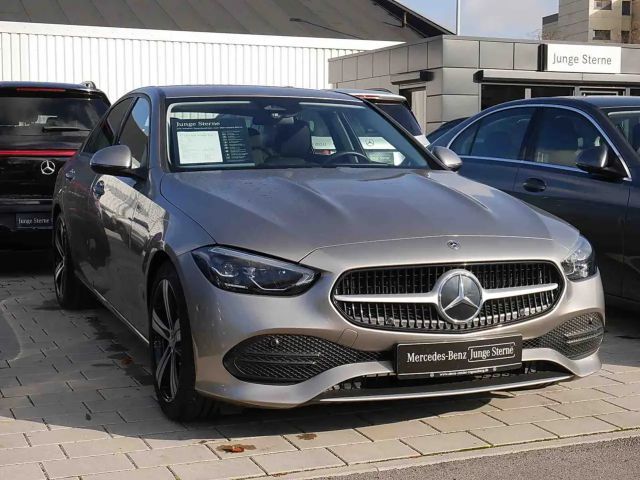 Mercedes-Benz C 180 Sedan